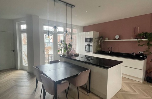 Oud-Zuid Apartment | Luxury apartment with roof terrace | Amsterdam Oud-Zuid