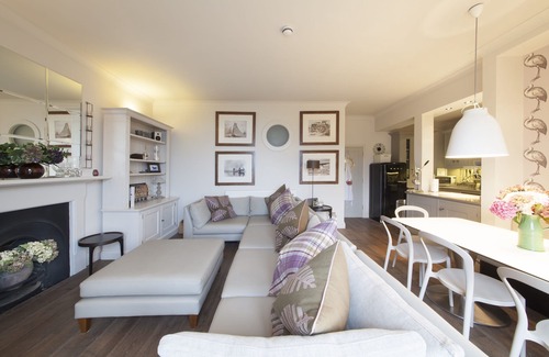 Salcombe Apartment | Luxury Apartment with outdoor pool! (open summer months only)