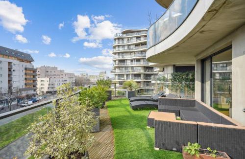 Petit-Colombes Apartment | Luxury appartement with terrace