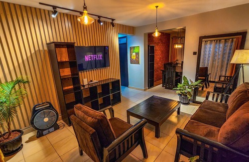 Ntinda Apartment | Luxury At The 3BD Martyr's Villa Unlimited wifi and Netflix