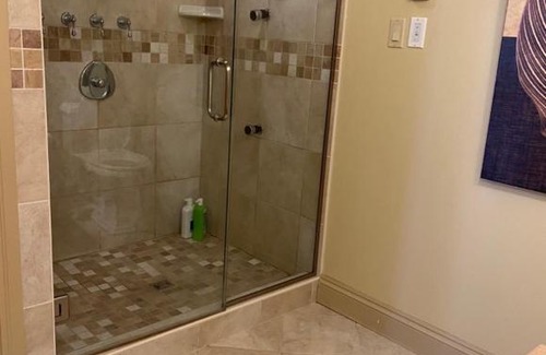 Portuguese Cove House | Luxury Bachelor by Halifax Waterfront -Hot Tub