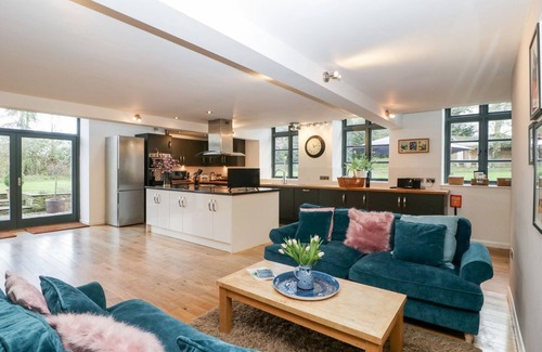 Little Cowarne House | Luxury Barn Conversion sleeps 11 in idyllic Herefordshire countryside