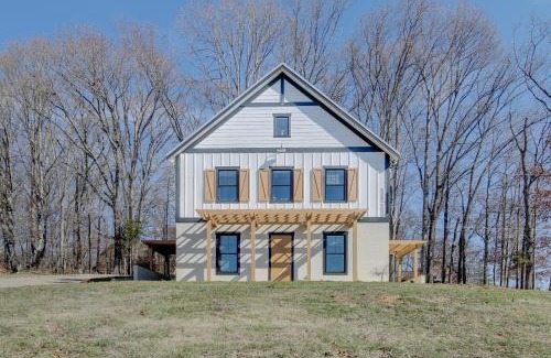 Jefferson City Apartment | Luxury Barndo 2AS EuropeStyle Farm Stay Fresh Eggs