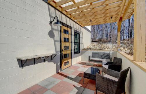 Jefferson City Apartment | Luxury Barndo 2AS EuropeStyle Farm Stay Fresh Eggs