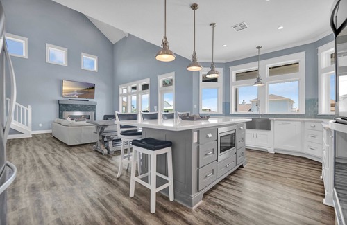 Port Bolivar House | Luxury Beach Home w/Ocean Views. King size bed . Sleeps 12 Beach views
