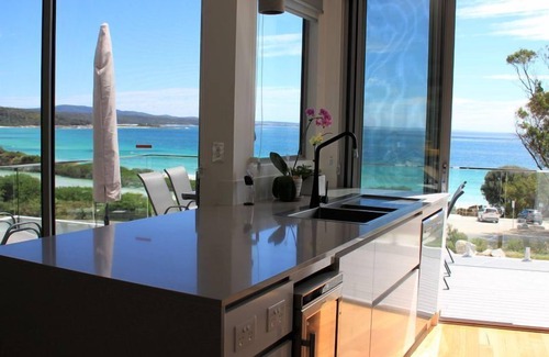 Binalong Bay House | LUXURY BEACH HOUSE BINALONG at BAY OF FIRES