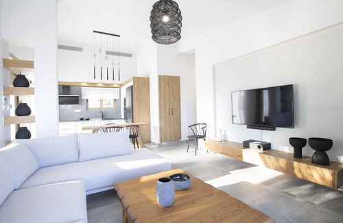 Evgiros Villa | LUXURY BEACH VILLA private pool sea views 50M FROM THE AMMOUSSA BEACH