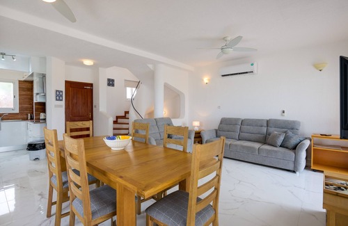 Chlorakas Villa | Luxury Beach Villa With Pool And Sea Views. Harbour And Beach Nearby.
