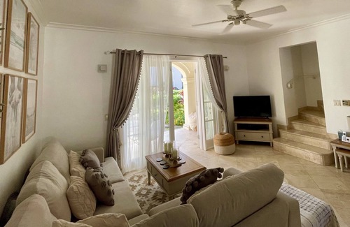 Schooner Bay House | Luxury beachfront property in spectacular grounds.