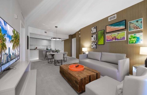 Hollywood South Central Beach Apartment | Luxury Beachfront Condo with Ocean Views