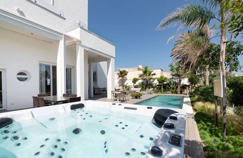 El Prat de Llobregat Villa | Luxury beachfront villa with pool