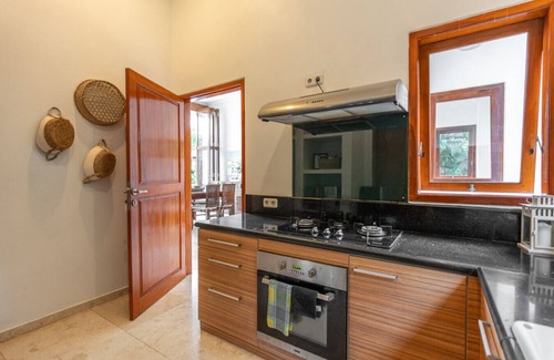 Melaya Villa | Luxury beachfront villa Boathouse