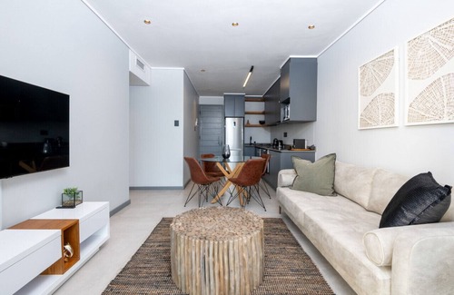 Umhlanga Ridge Apartment | Luxury Bellagio 004 Two Bed with Inverter