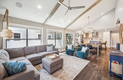 Houston Heights House | Luxury Boho Heights Retreat- Spacious 4 Bedroom, 4 1/2 Bath Bungalow