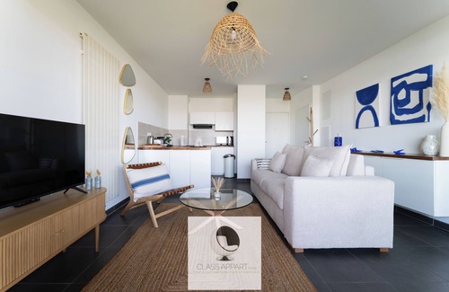 Carnon-Plage Apartment | Luxury building with pond view and parking