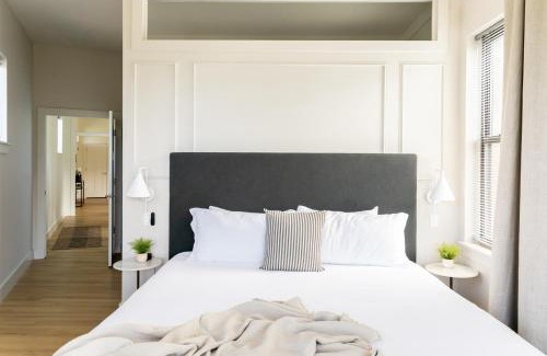 Hillsboro Village House | Luxury by Music Row Belmont Vanderbilt FREE Parking