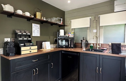 Little Hallingbury Cabin | Luxury Cabin Perfect for Stansted Airport and Short Stays in the Country Side