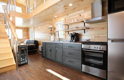 Cavendish Cabin | Luxury Cabin #1 Hot Tub, Kayaks, Paddle Boards, Private Fire Pit