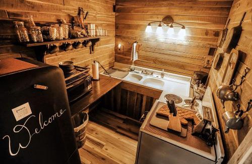 Greeneville House | Luxury Cabin for Two with Beautiful River Views near Knoxville