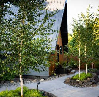 Stevenson House | Luxury Cabin with Outdoor Tub ArtBliss III