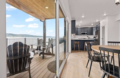 Belfair House | Luxury canal beachfront home w/kayaks, private beach w/shellfish, hot tub, AC