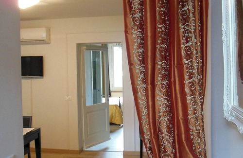 Santissima Annunziata Apartment | Luxury Central Apartment.Terrace with views of all Florence. Lift. Fiber WIFI.AC