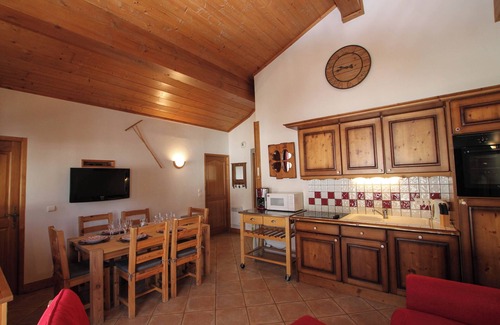 Cohennoz Apartment | Luxury chalet apartment at the foot of the slopes at Le Cernix - Crest Voland