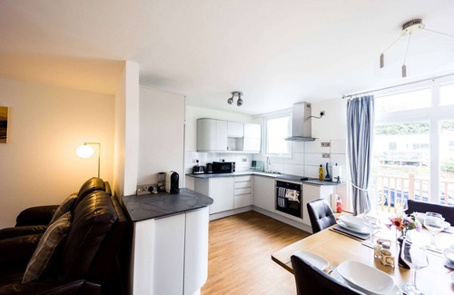 Nolton Cabin | Luxury chalet in wonderful Pembrokeshire National Park, beach & coast path