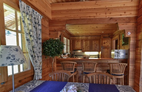 Arolla Ski Chalet | Luxury Chalet in La Monta close to the ski resort of Arolla, Evolène, free wifi.