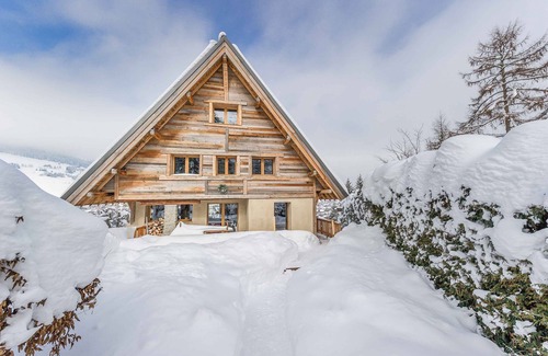 Le Planellet Ski Chalet | LUXURY CHALET IN OLD WOOD CENTER VILLAGE MEGEVE