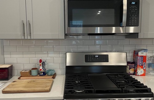 Pittsboro Condo | Luxury Charming 2-bedroom townhome with WiFi and AC in Pleasant Pittsboro