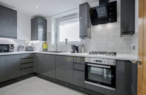 Bromley South Apartment | Luxury Chic Apartment near Canary Wharf, Excel, O2 & Stratford