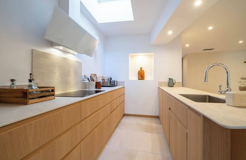 L'Isle-sur-la-Sorgue House | Luxury - Completely renovated convent - Listed building - Swimming pool, In the heart of town