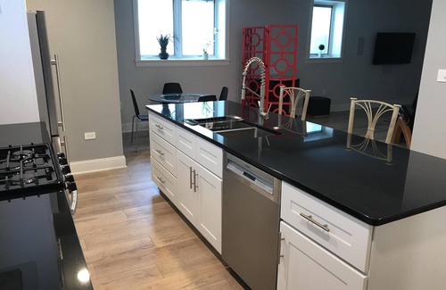 Bethesda Condo | Luxury Condo 2br close to Metro & NIH Walter Rees/Sightseeing/Museums/Zoo/shops