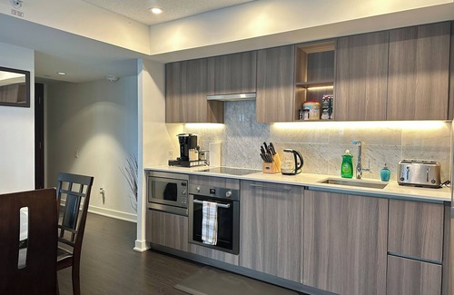 CityPlace Apartment | Luxury Condo - Bathurst & Lakeshore