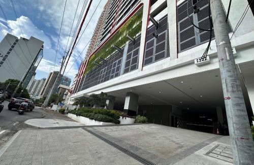 Legazpi Village Apartment | Luxury Condo living at Red Residences Makati City 16