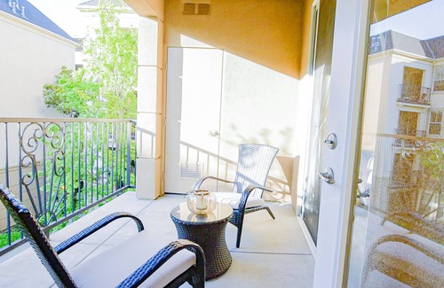 Airport Area Condo | Luxury condo near Irvine Business & UCI Hospital