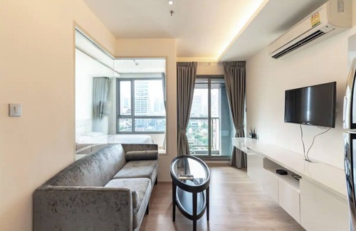 Wattana Apartment | Luxury condo, Rooftop Pool, EMQUARTIER bts, Free Airport pick up