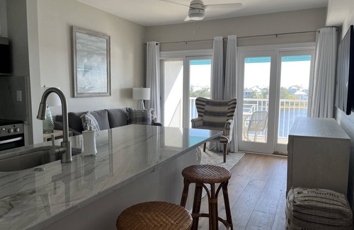 Sunnyside Condo | Luxury Condo With Beautiful Views