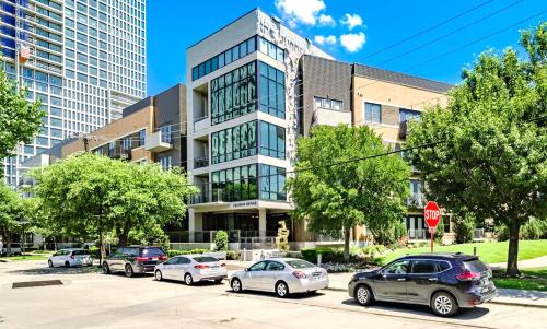 Dallas Design District Apartment | Luxury Corporate Suites By Suite Nation