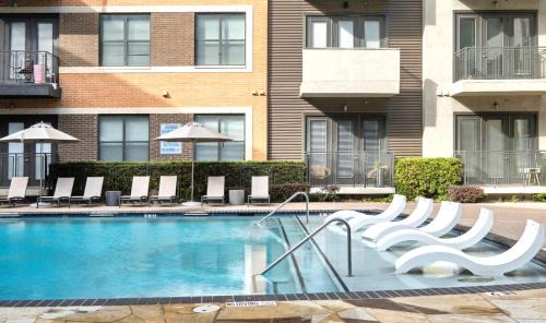Dallas Design District Apartment | Luxury Corporate Suites By Suite Nation