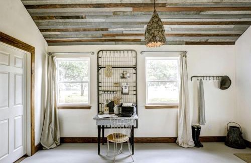 Round Top House | Luxury Cottage Rental with Modern Vintage Interior near Houston, Texas