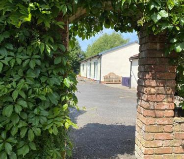 Leyland House | Luxury Country Lodge in Bretherton - Sleeps 4