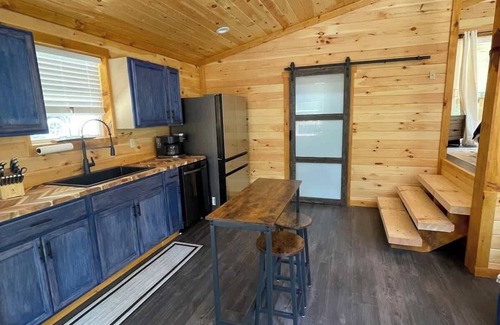 Primrose Cabin | Luxury Couples Cabin in the Heart of RRG!