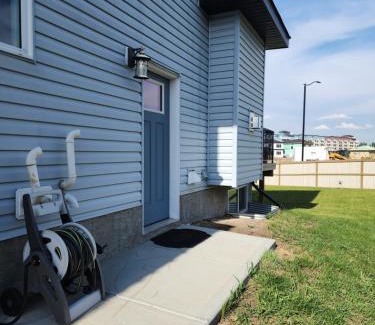 Leduc Apartment | Luxury Cozy Basement Suite