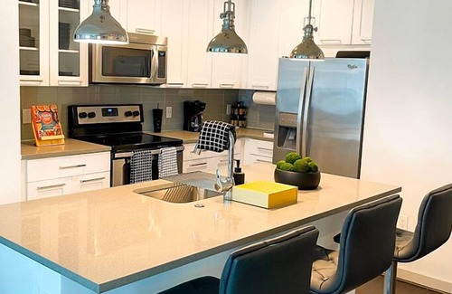 North Buckhead Condo | Luxury cozy condo great views! Located in the heart of buckhead Atlanta.