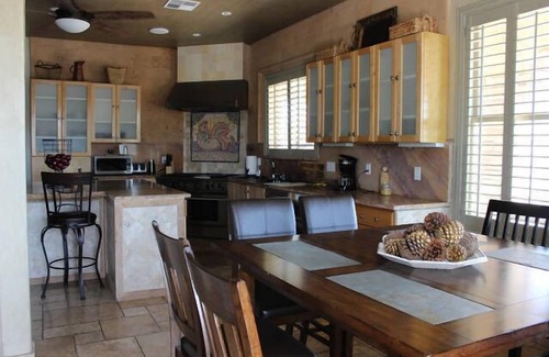 Sunrise Manor House | Luxury Desert Resort