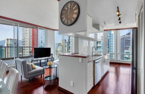 Coal Harbour Apartment | Luxury Designer Apartment In The Heart Of Downtown