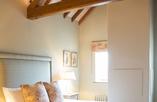 Edington Bed & Breakfast | Luxury Double Ensuite Priory at The Three Daggers