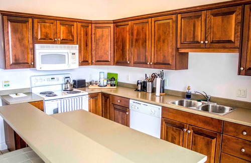 Queens Square Condo | Luxury Downtown Condo